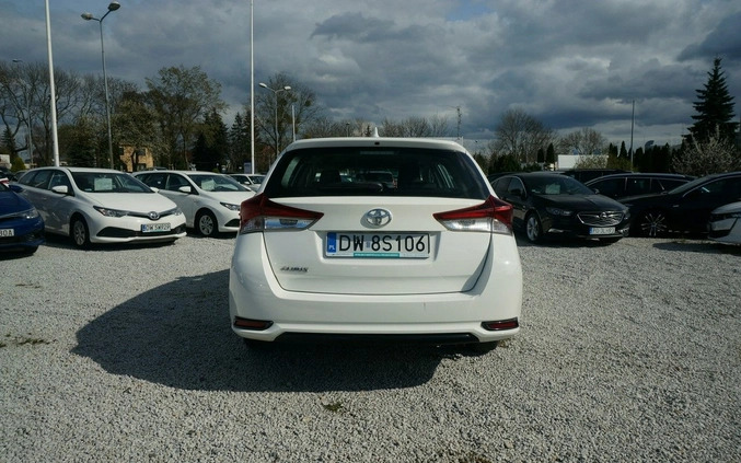 Toyota Auris cena 43900 przebieg: 174967, rok produkcji 2017 z Kołobrzeg małe 529